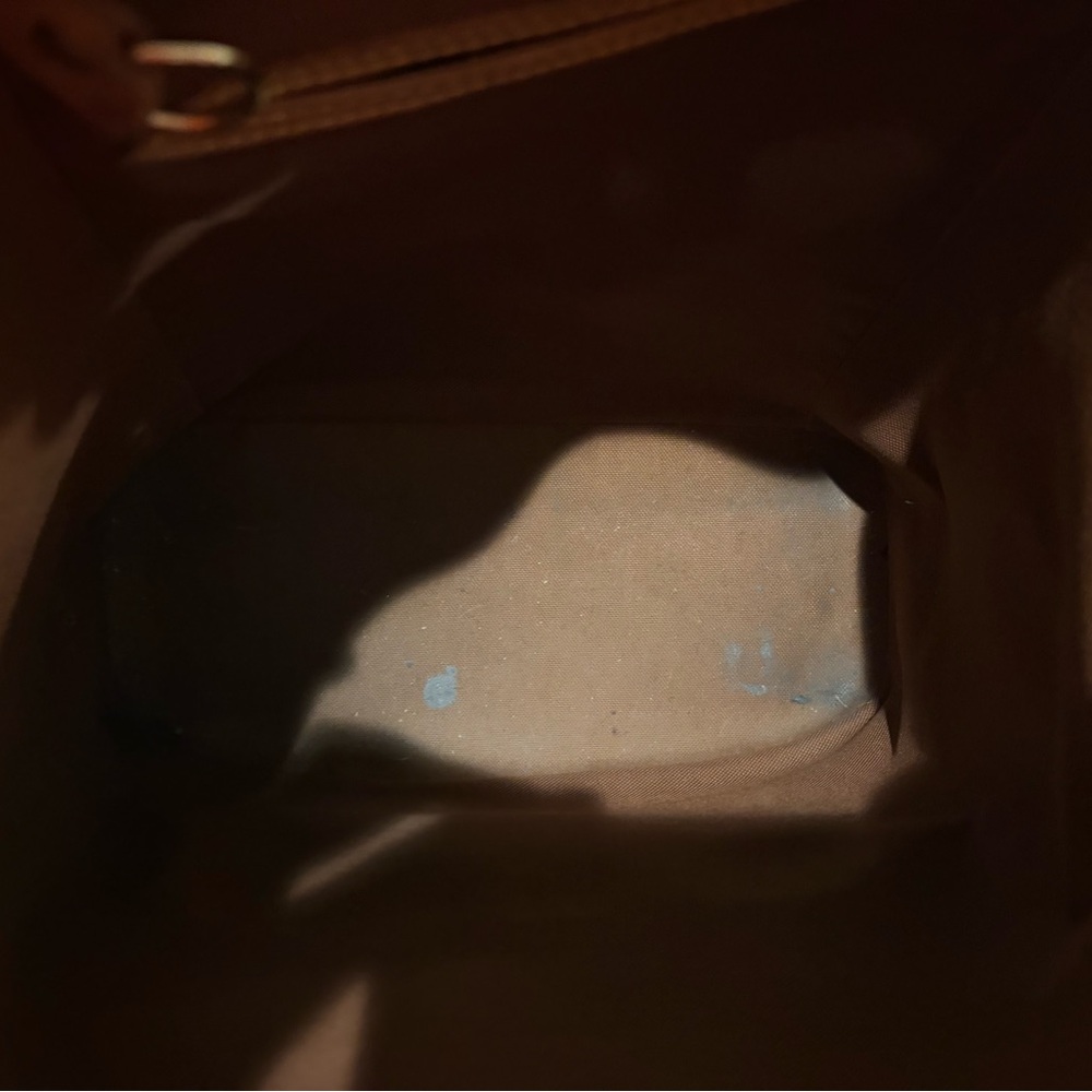 Louis Vuitton Montsouris MM - Picture 6 of 8